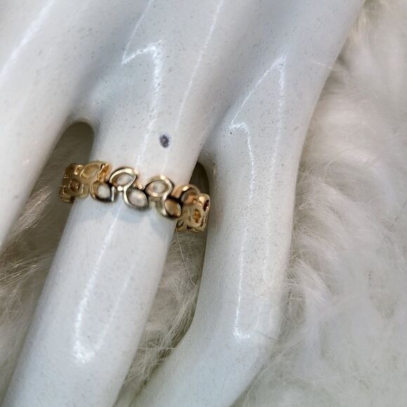𝅺Guess Gold leaf design band sz 7 - Picture 1 of 2